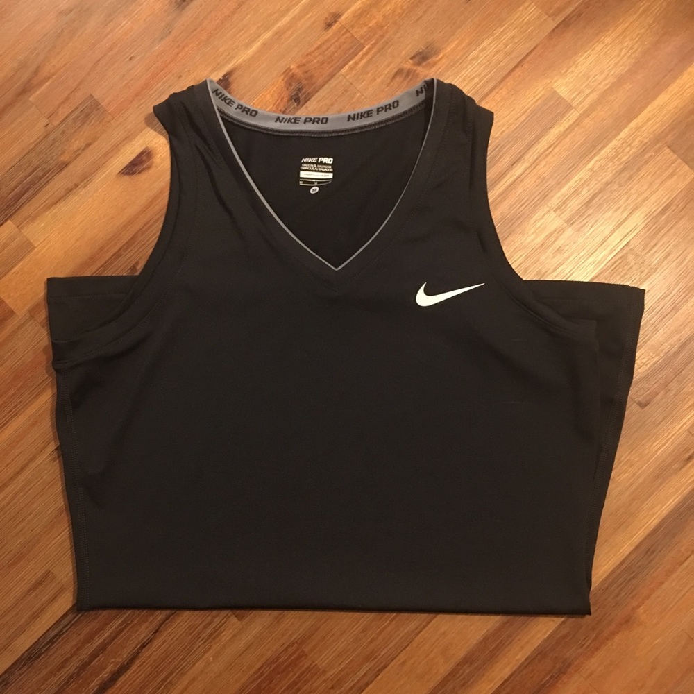 Nike pro black size medium v-neck tank